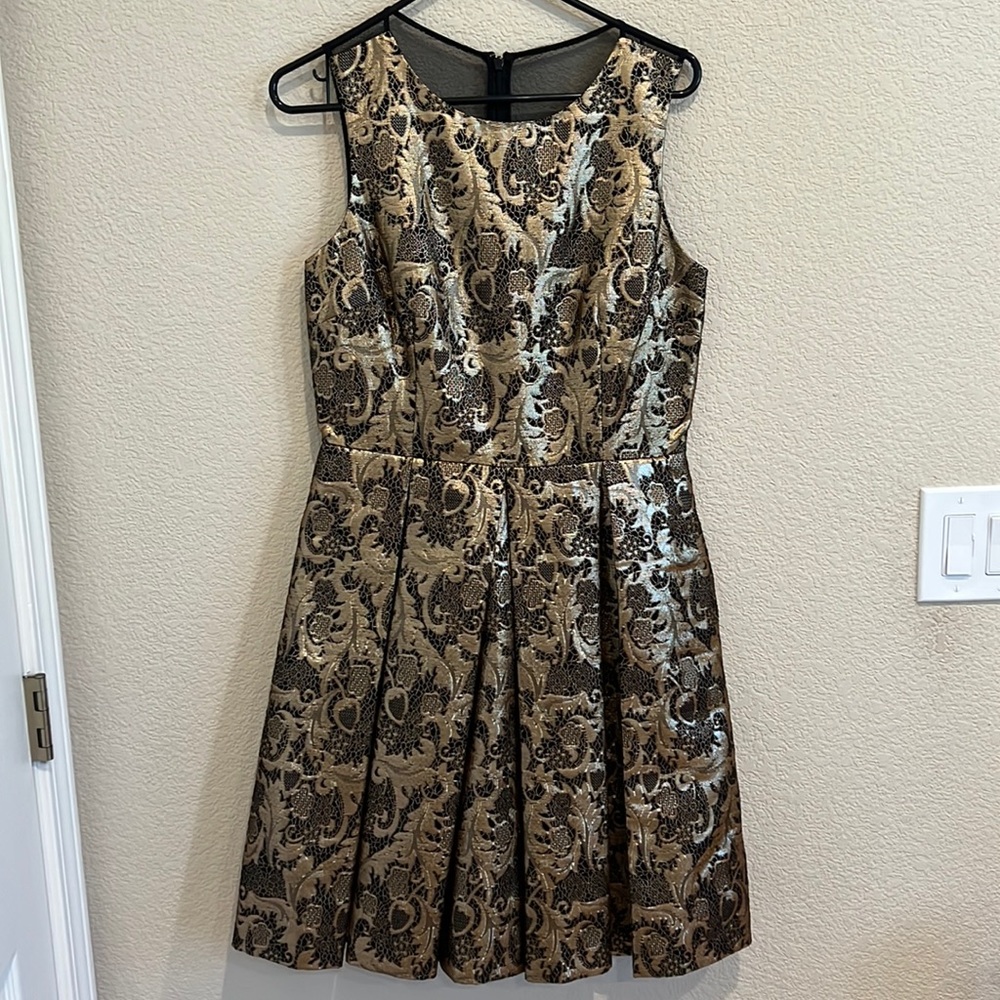 Eliza J Cocktail jacquard dress size 8 fit and flare with pockets, metallic